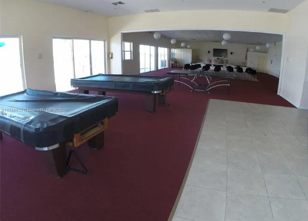 ROYAL BAHAMIAN WEST - Residential