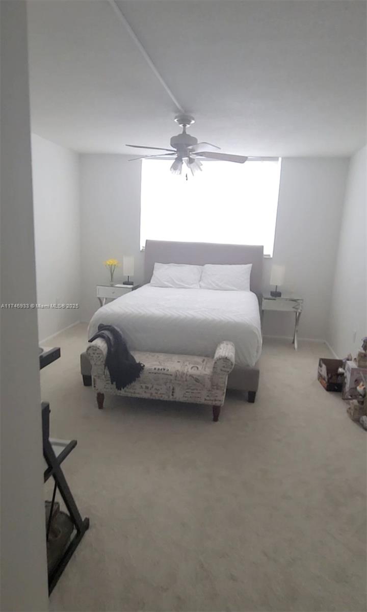 ROYAL BAHAMIAN WEST - Residential