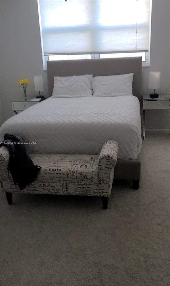 ROYAL BAHAMIAN WEST - Residential