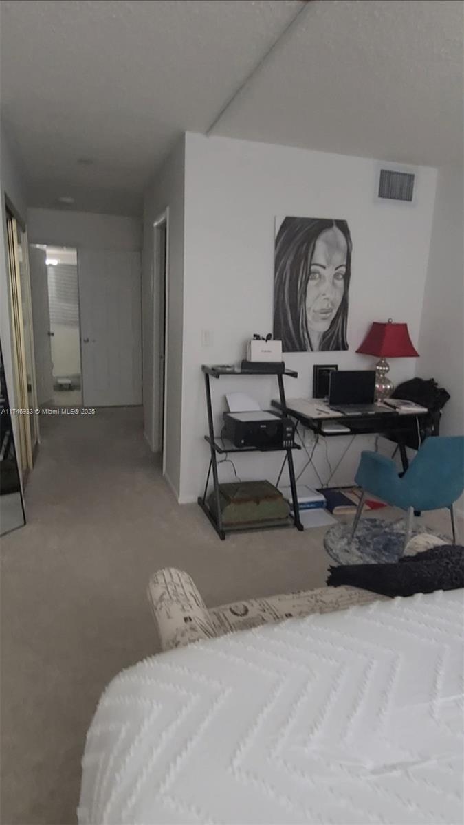 ROYAL BAHAMIAN WEST - Residential