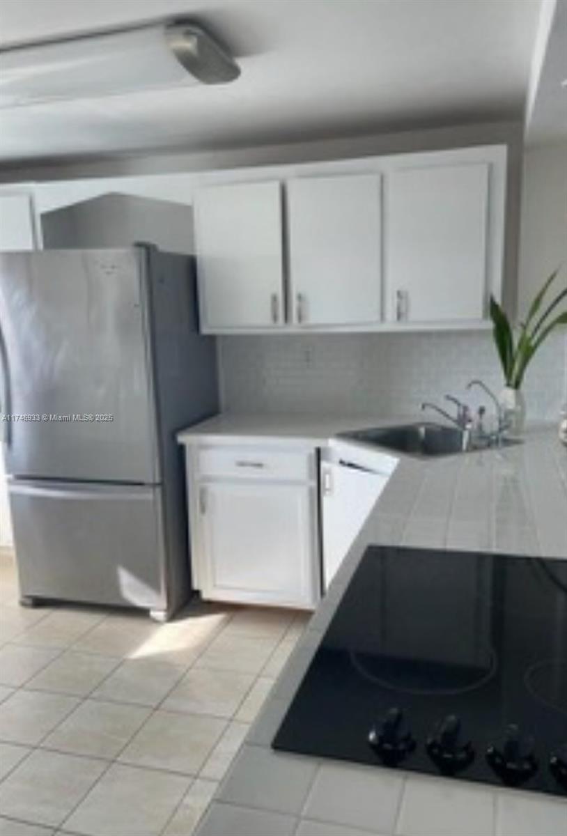 ROYAL BAHAMIAN WEST - Residential