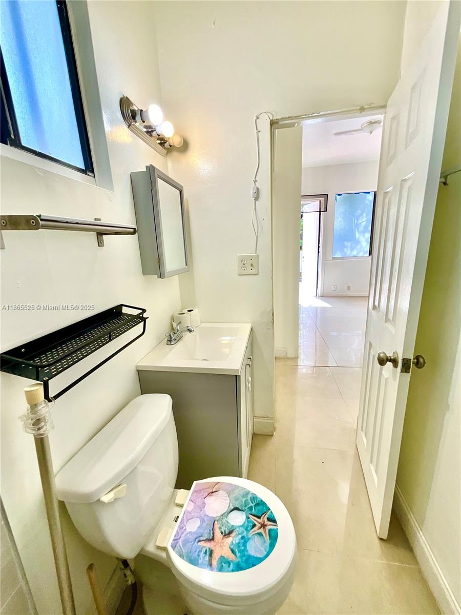 HOLLYWOOD PARK - Residential Lease