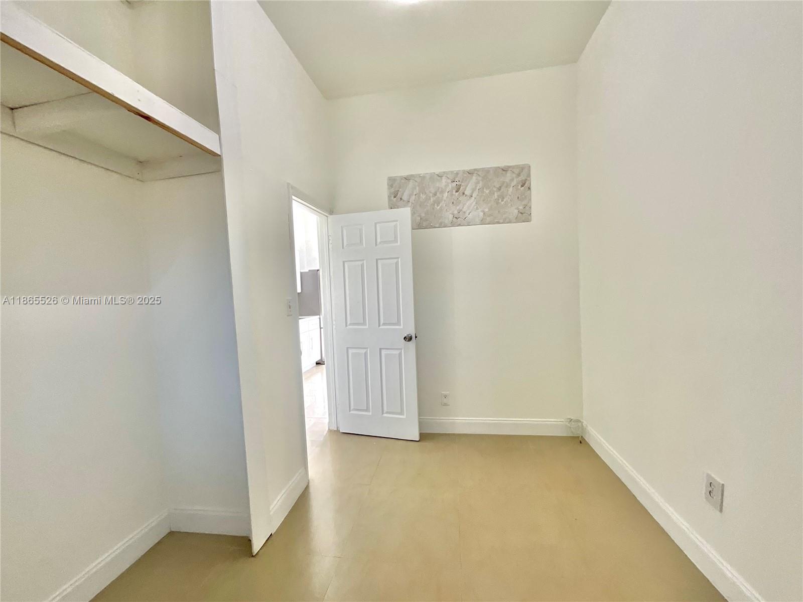 HOLLYWOOD PARK - Residential Lease