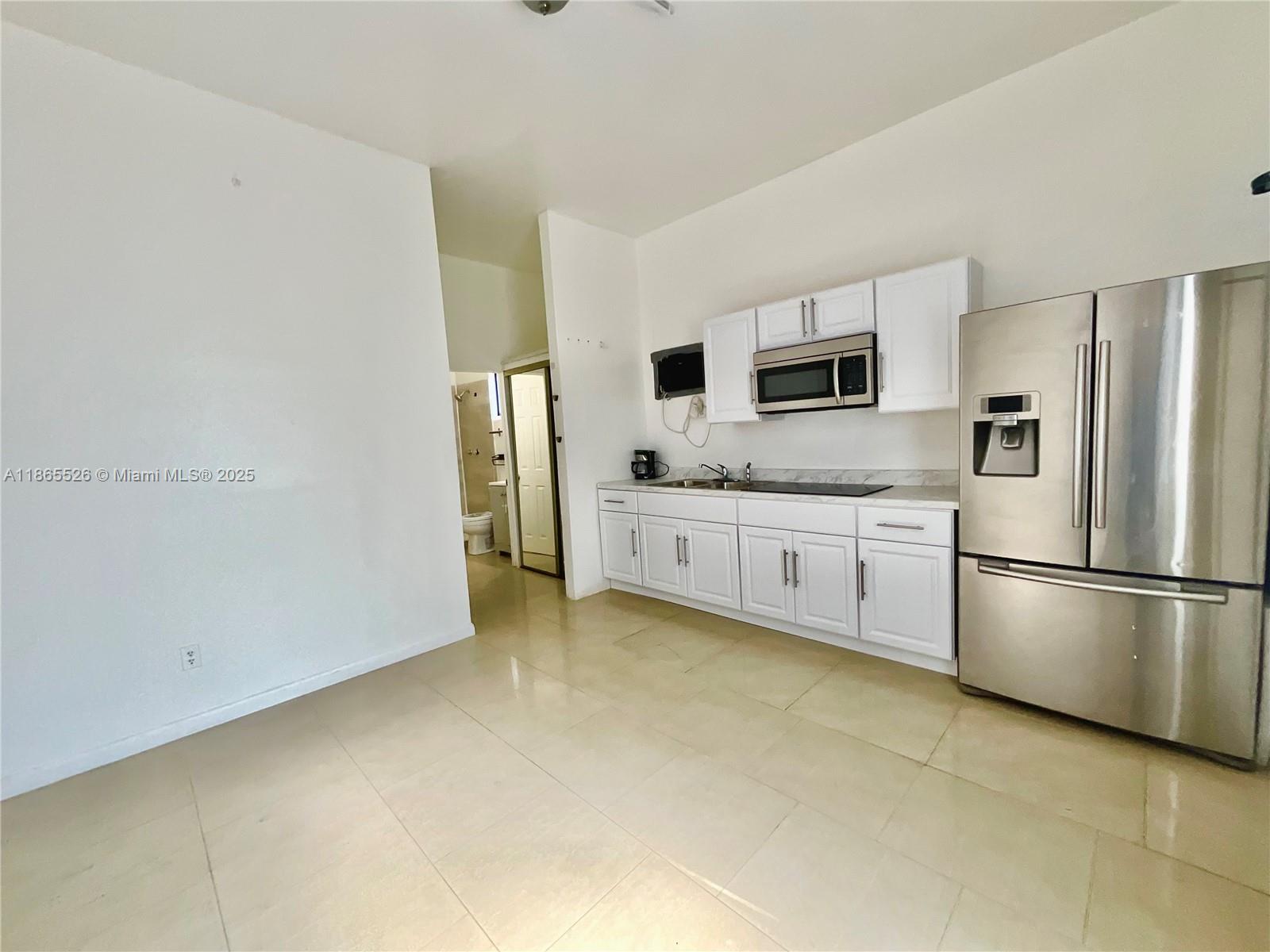 HOLLYWOOD PARK - Residential Lease