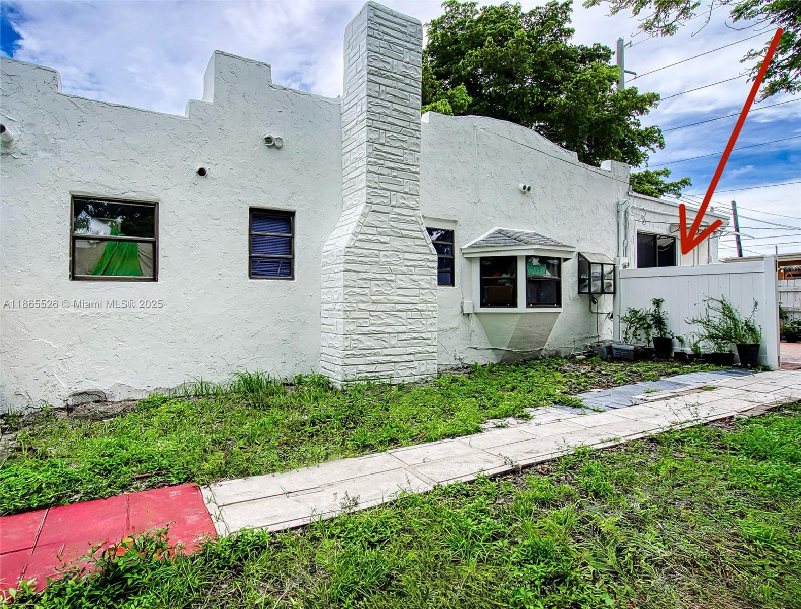 HOLLYWOOD PARK - Residential Lease