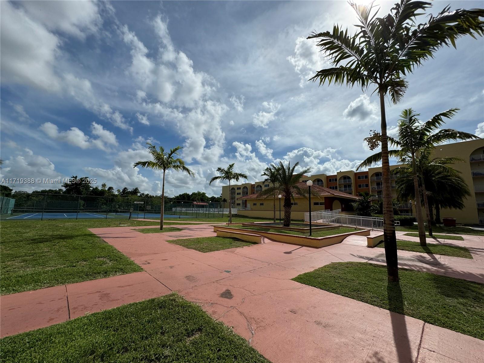 CORAL GATE WEST CONDO - Residential
