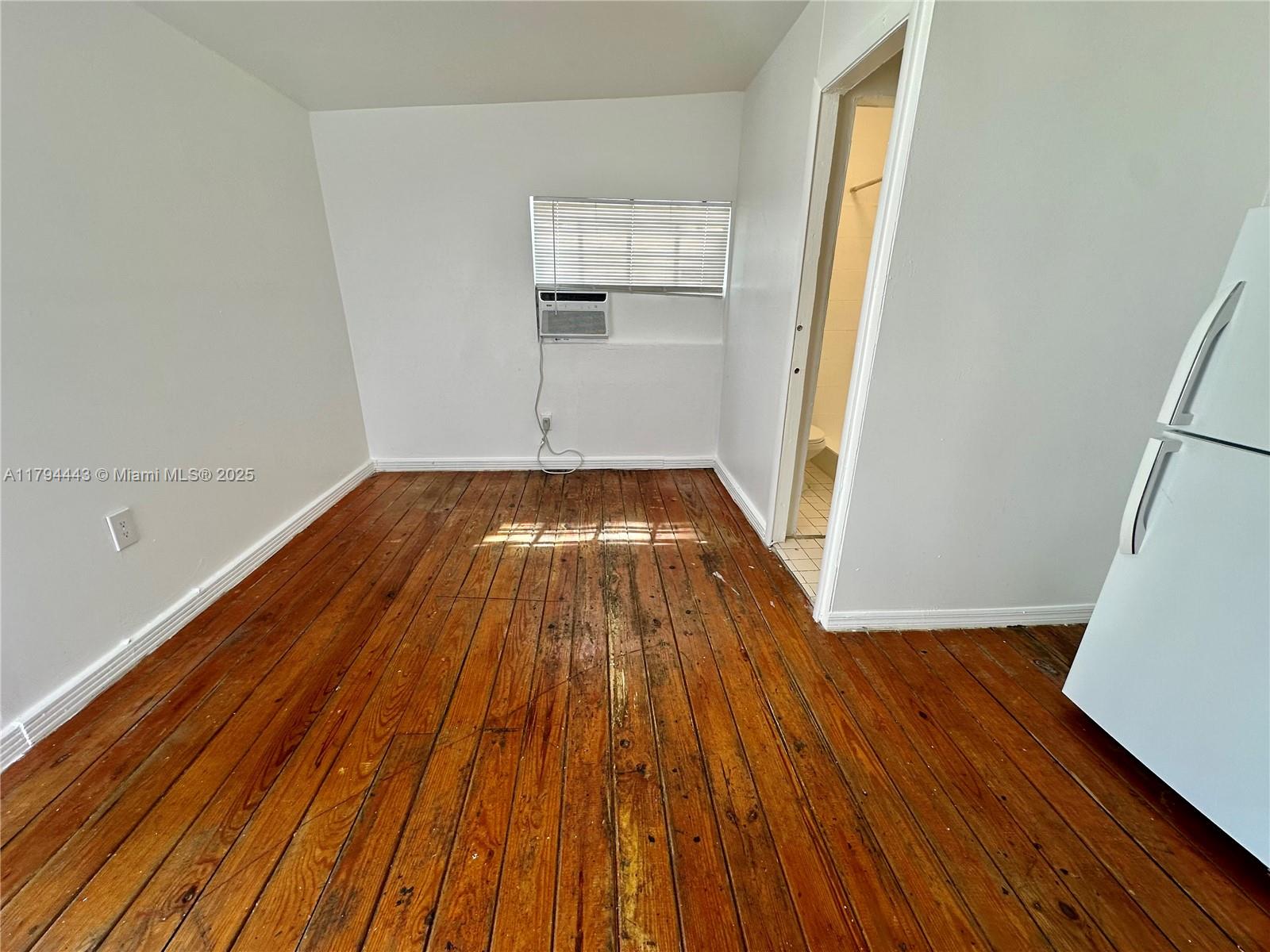 Rental Property at 1767 Nw 5th St 4, Miami, Broward County, Florida - Bathrooms: 1  - $950 MO.
