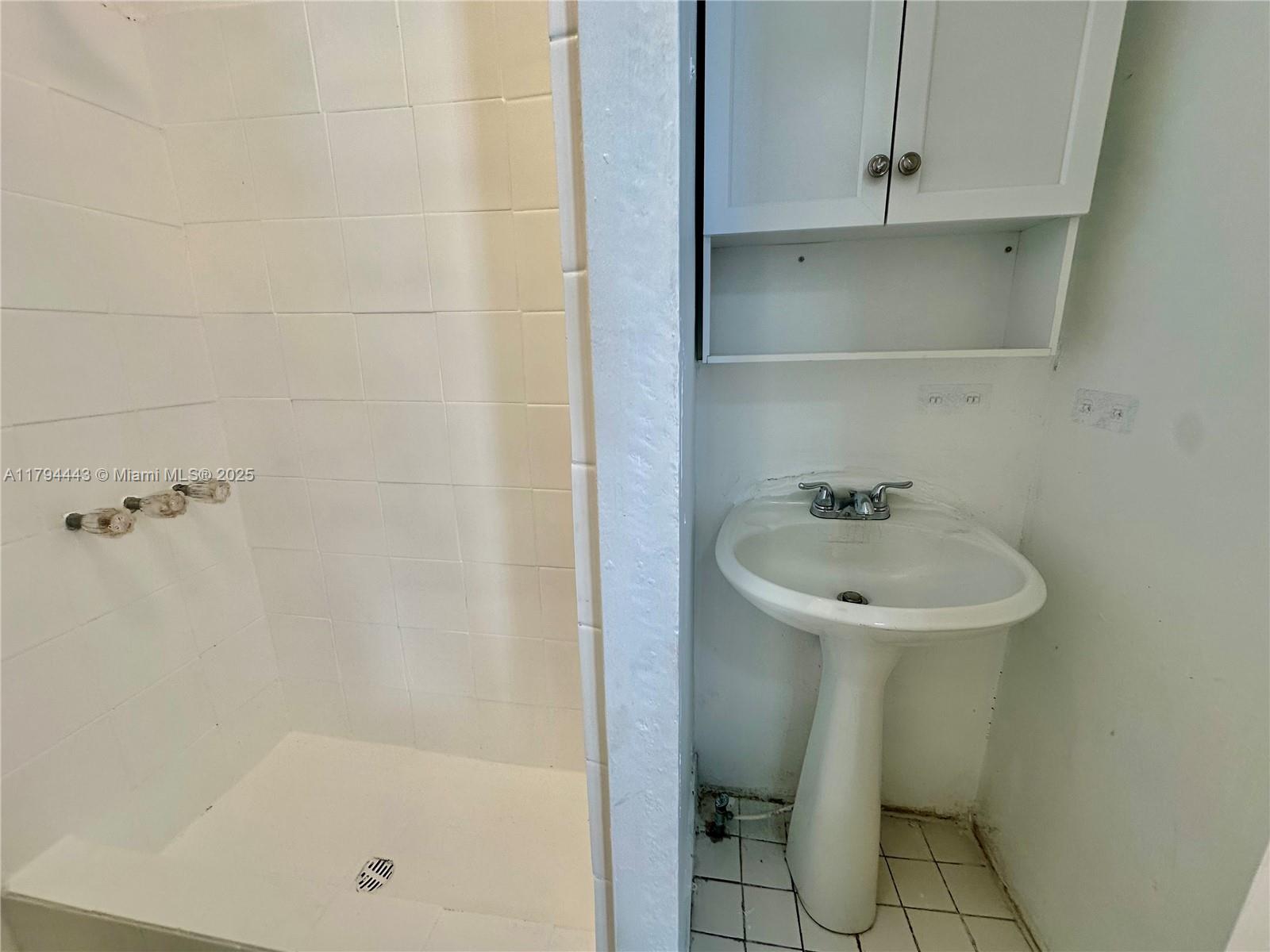 1767 NW 5th St 4