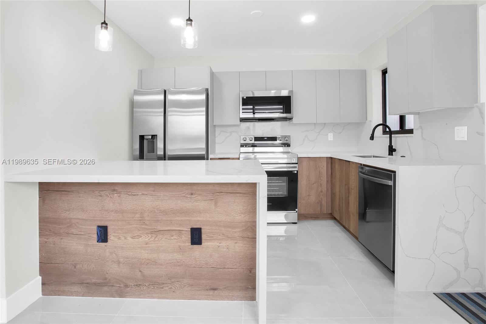 HIGHVIEW PARK - Residential