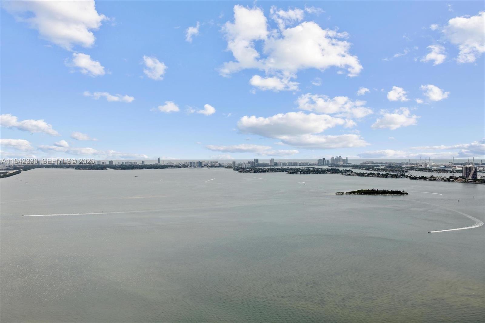 PARAISO BAY CONDO - Residential