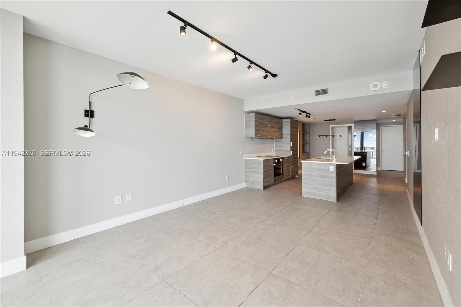 PARAISO BAY CONDO - Residential