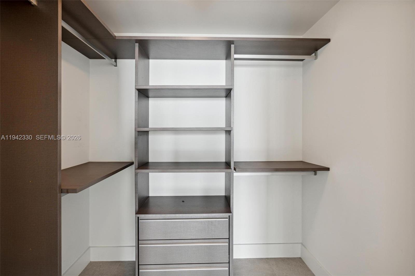 PARAISO BAY CONDO - Residential