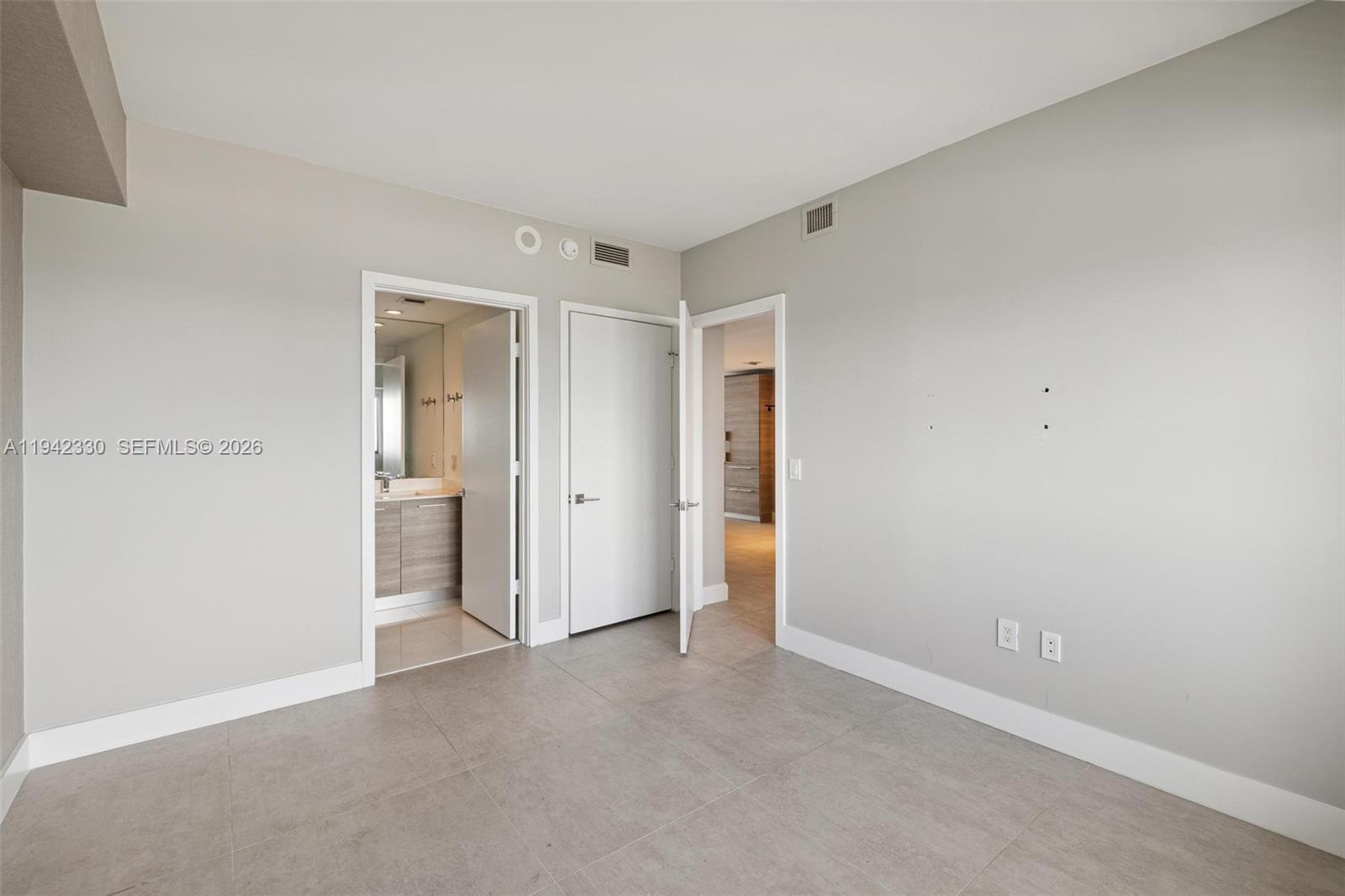 PARAISO BAY CONDO - Residential