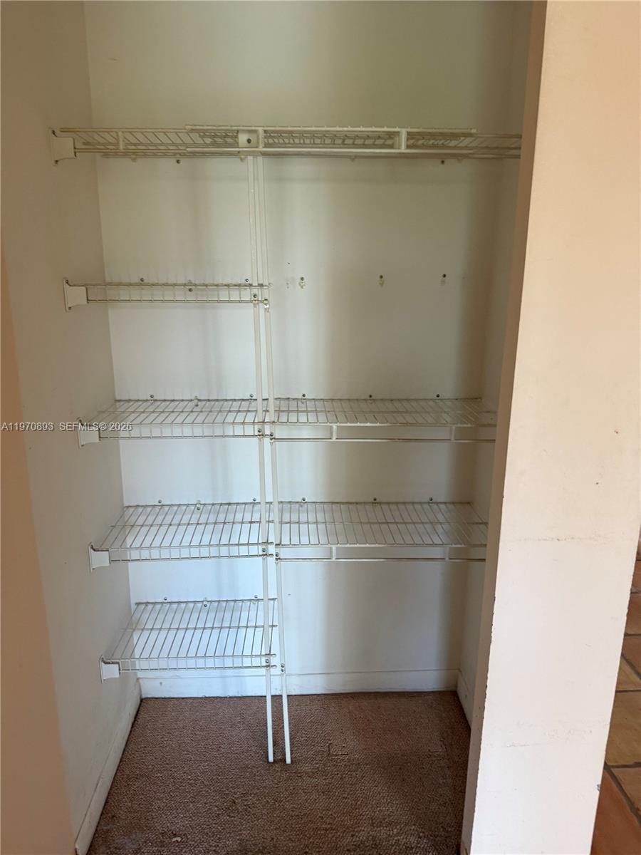 HUNTINGTON LAKES SEC FOUR - Residential