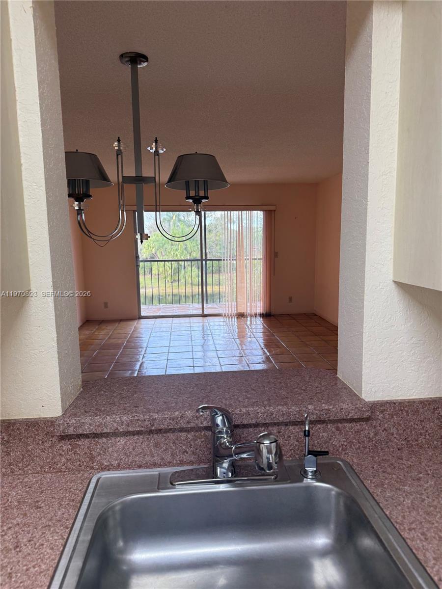 HUNTINGTON LAKES SEC FOUR - Residential