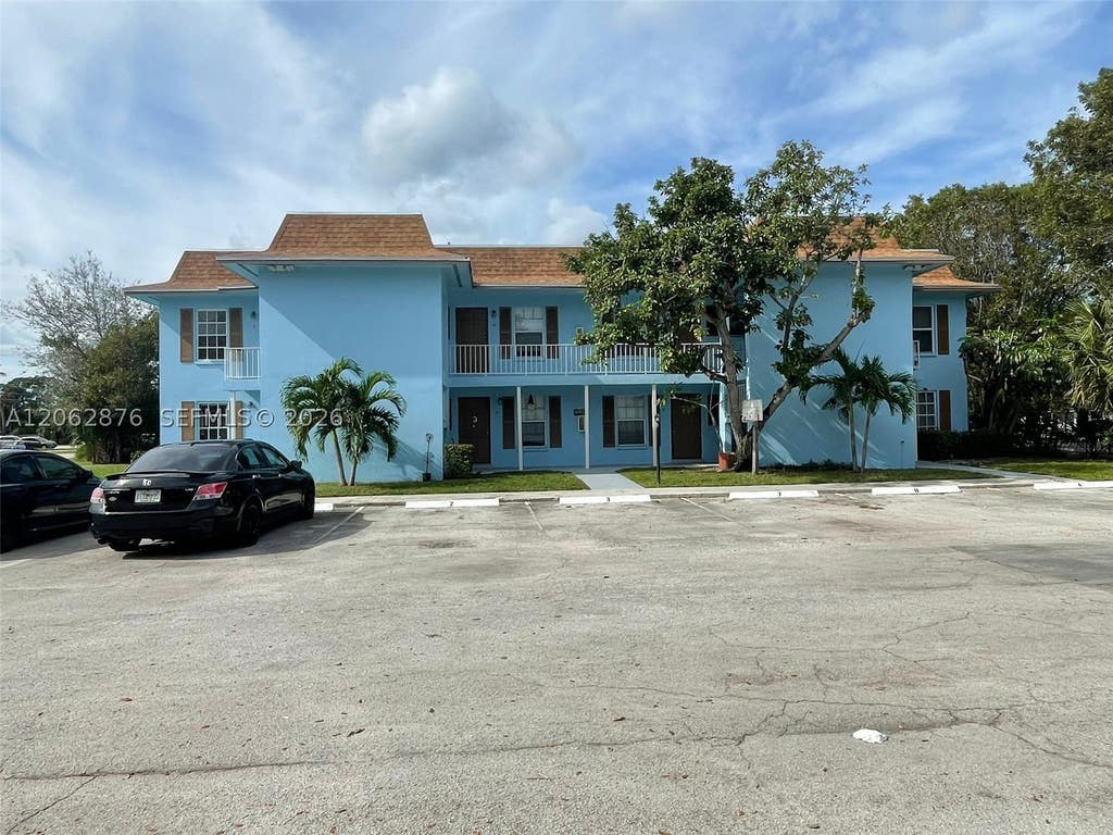 Photo of 4951 Wedgewood Way #6, West Palm Beach, FL 33417 (MLS # A12062876)