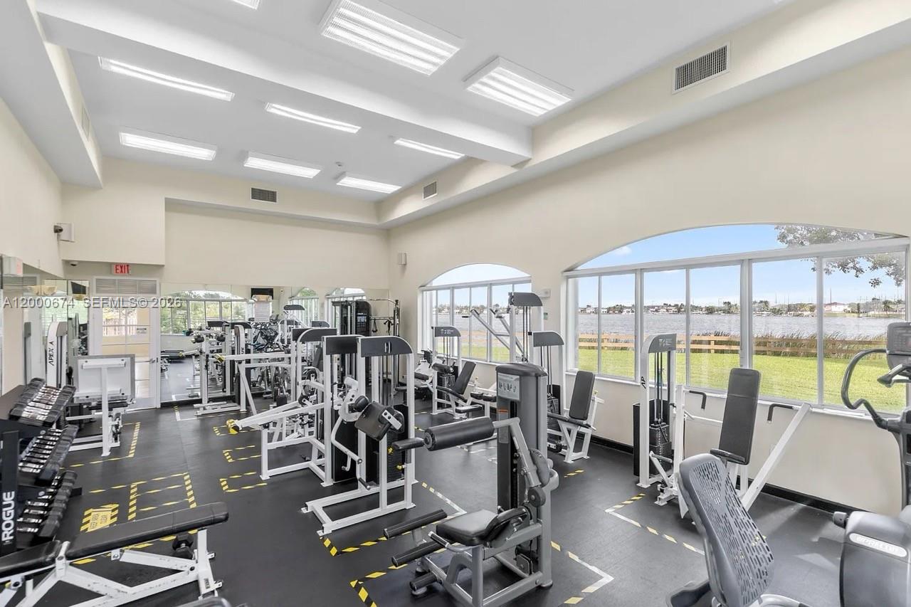 TWIN LAKE SHORES WEST - Residential