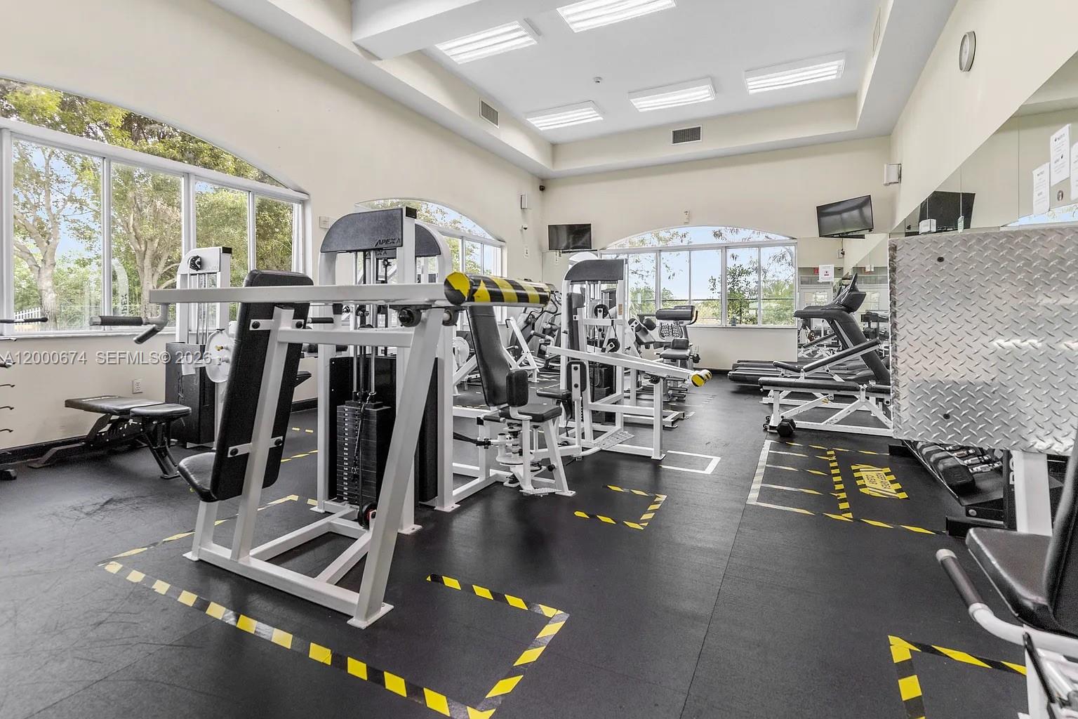 TWIN LAKE SHORES WEST - Residential