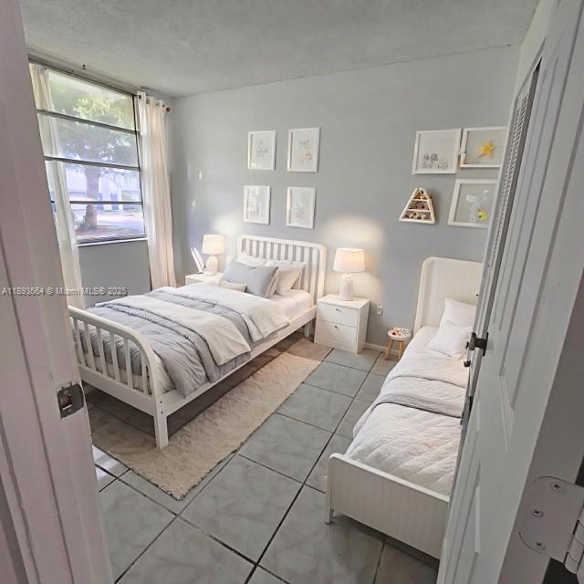 LAKESHORE AT UNIVERSITY P - Residential