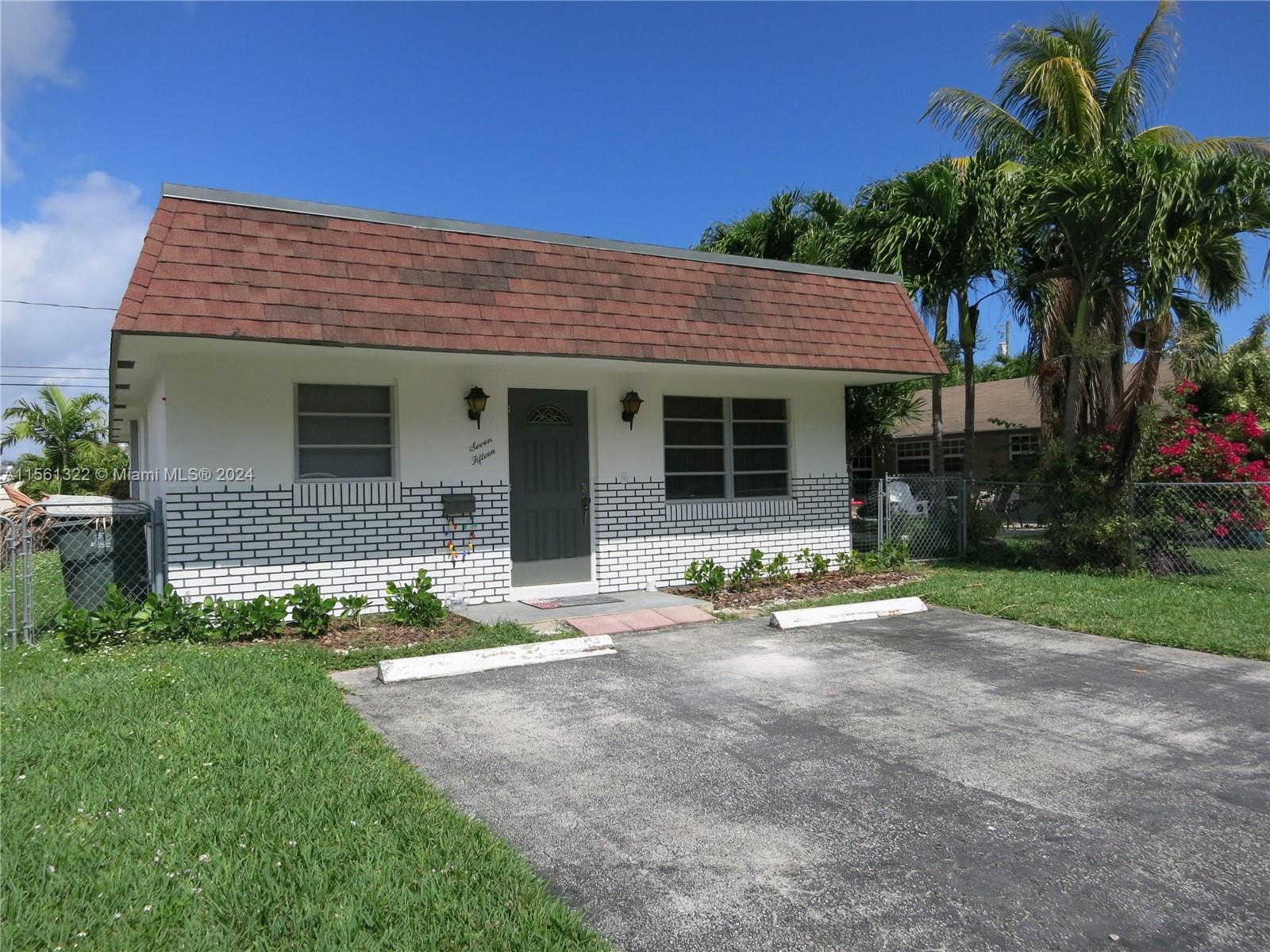 Property for Sale at 715 Ne 4th Ct Ct, Hallandale Beach, Broward County, Florida - Bedrooms: 2 
Bathrooms: 2  - $500,000