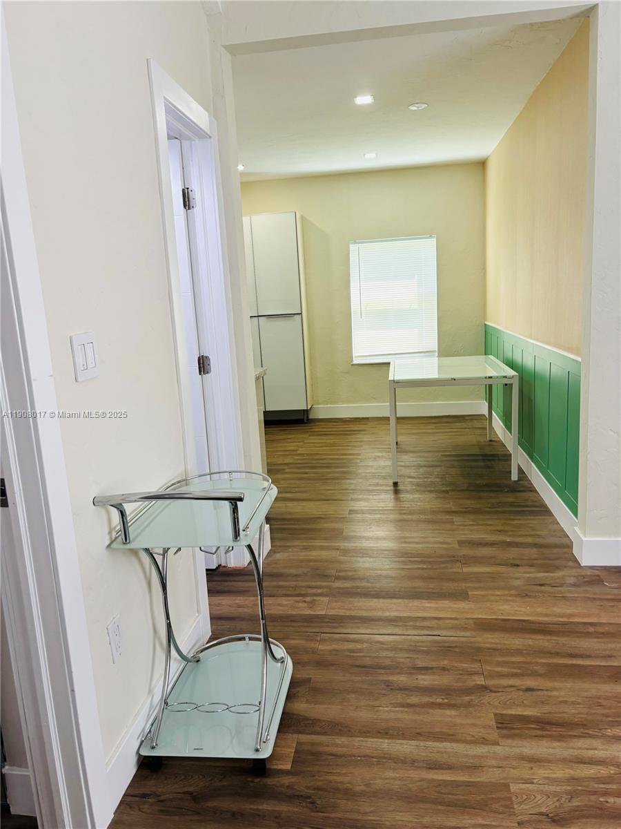 HOLLYWOOD - Residential Lease