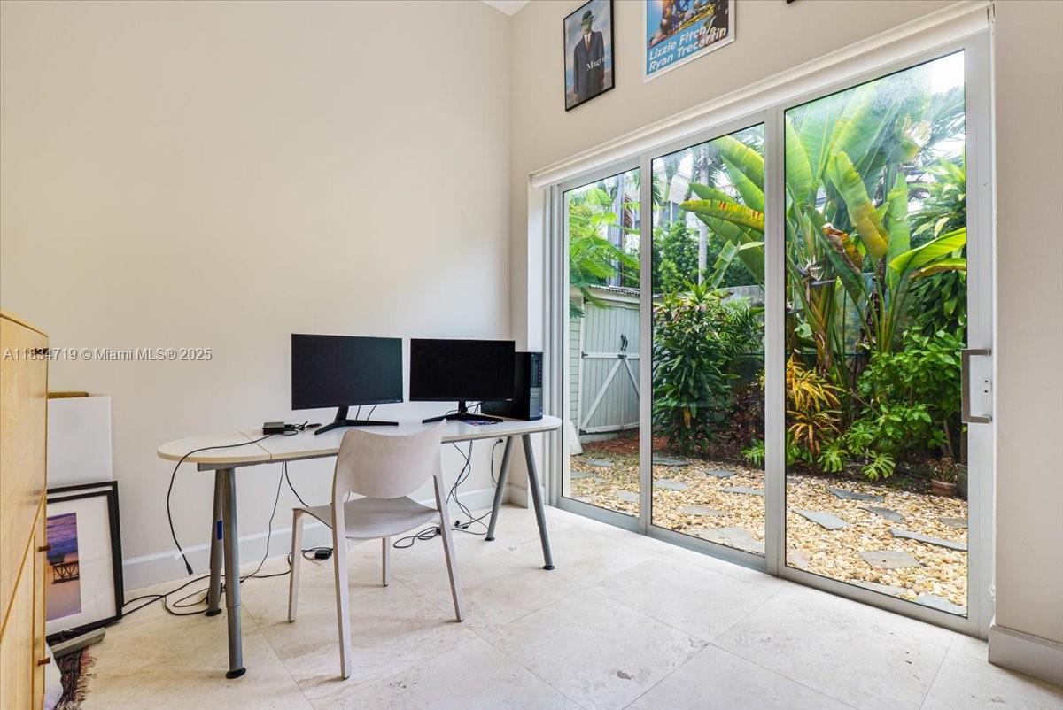 TROPICAL ISLE HOMES SUB 1 - Residential Lease