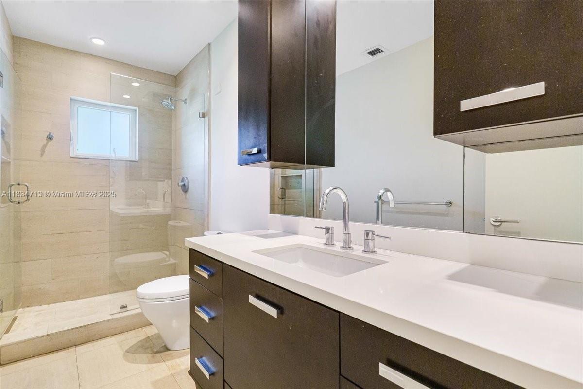 TROPICAL ISLE HOMES SUB 1 - Residential Lease