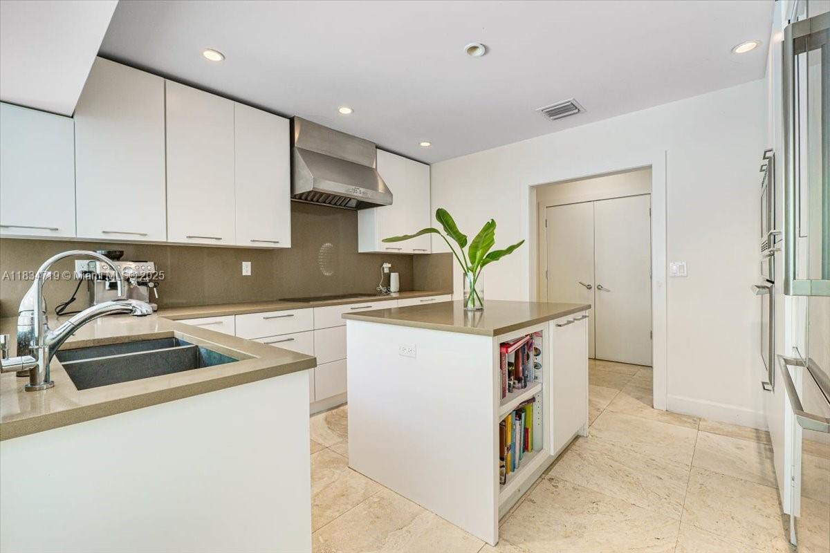 TROPICAL ISLE HOMES SUB 1 - Residential Lease