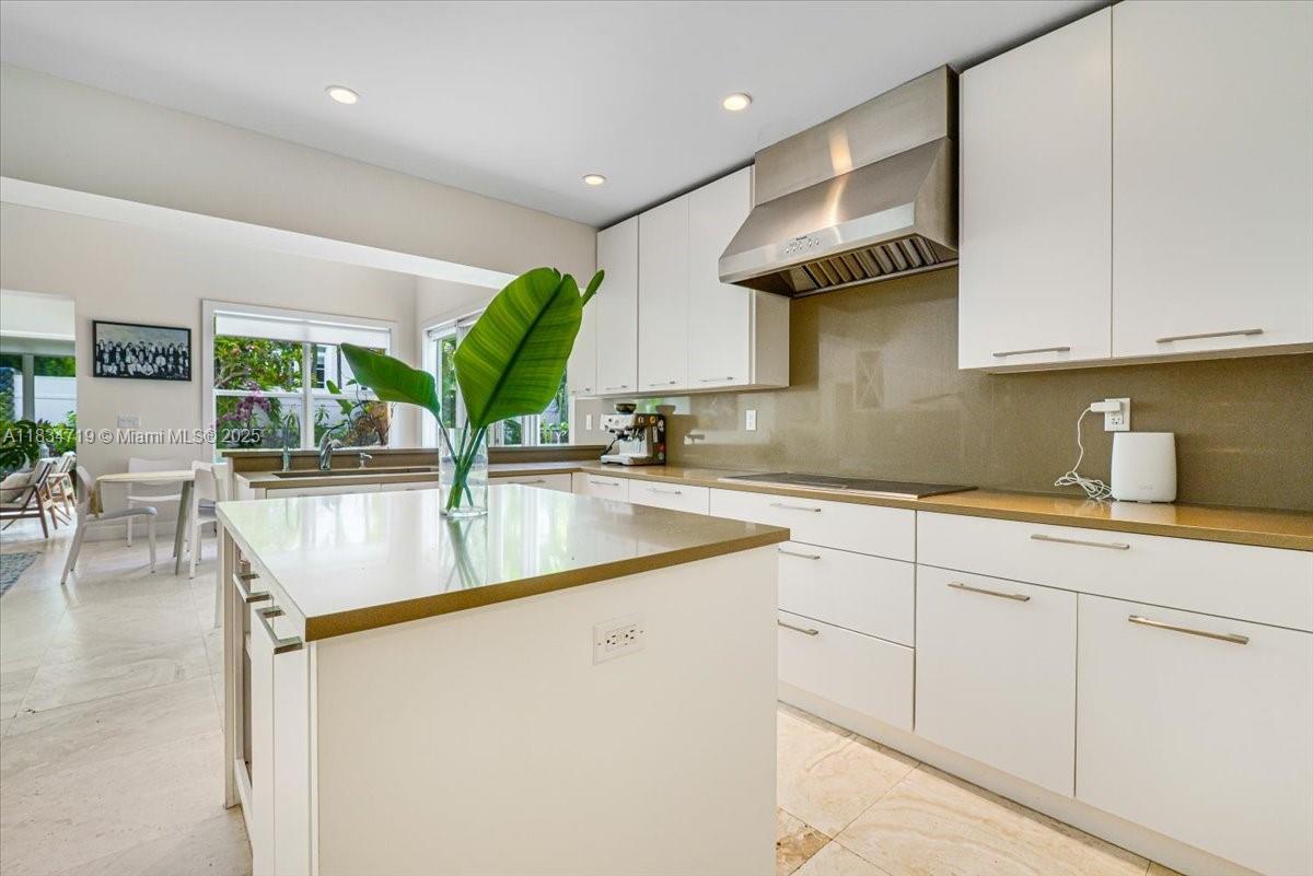 TROPICAL ISLE HOMES SUB 1 - Residential Lease