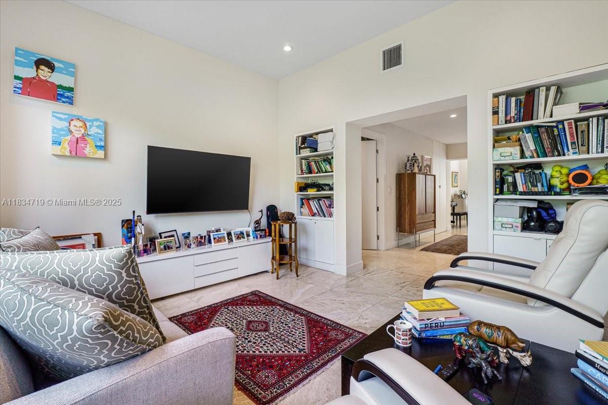 TROPICAL ISLE HOMES SUB 1 - Residential Lease