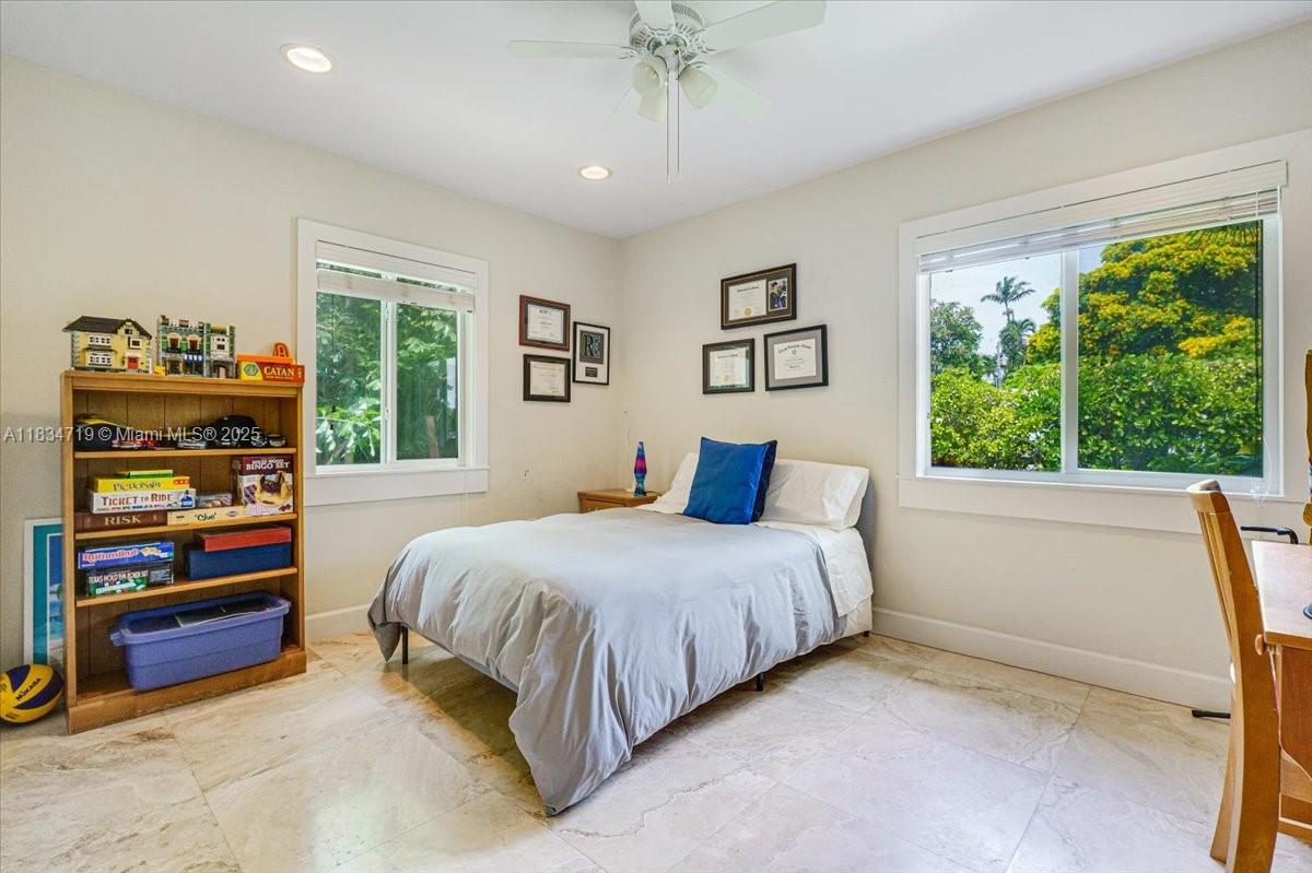 TROPICAL ISLE HOMES SUB 1 - Residential Lease