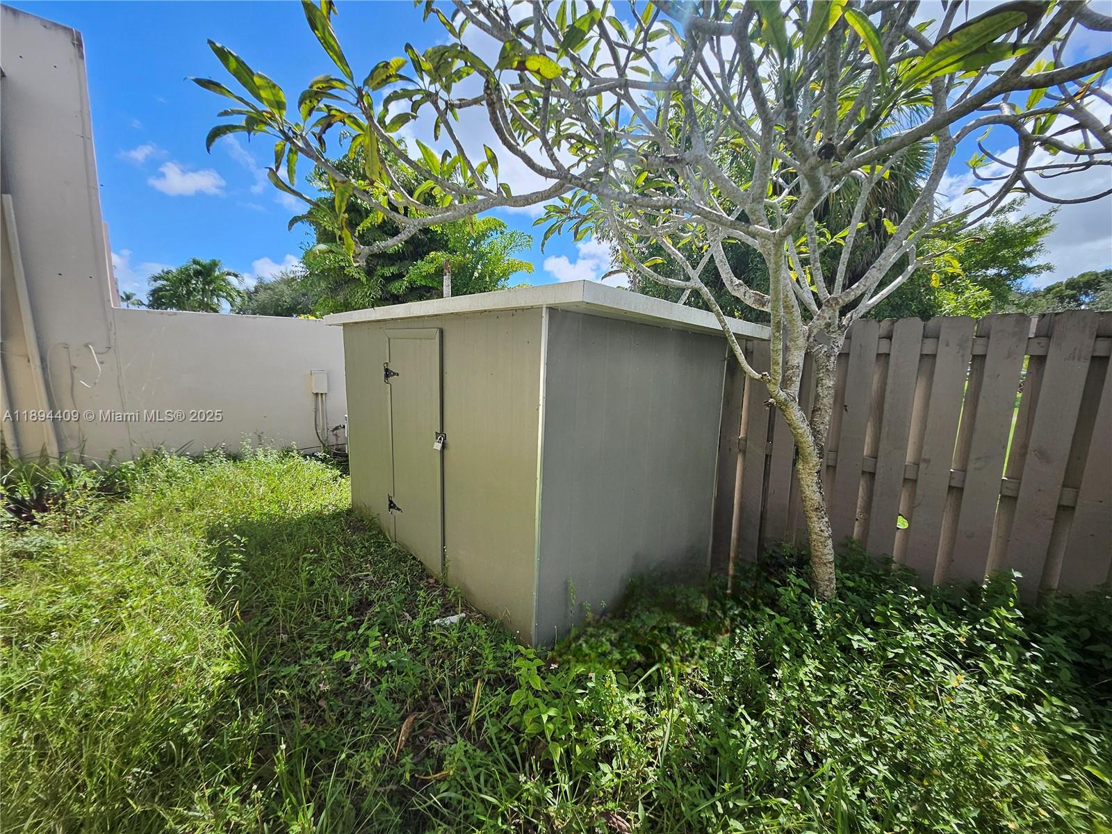CREEKSIDE VILLAS SEC TWO - Residential