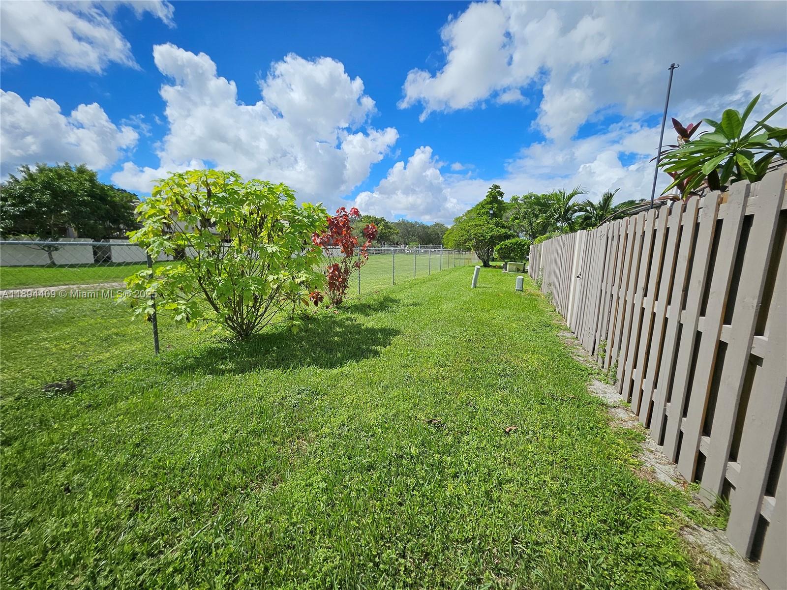 CREEKSIDE VILLAS SEC TWO - Residential