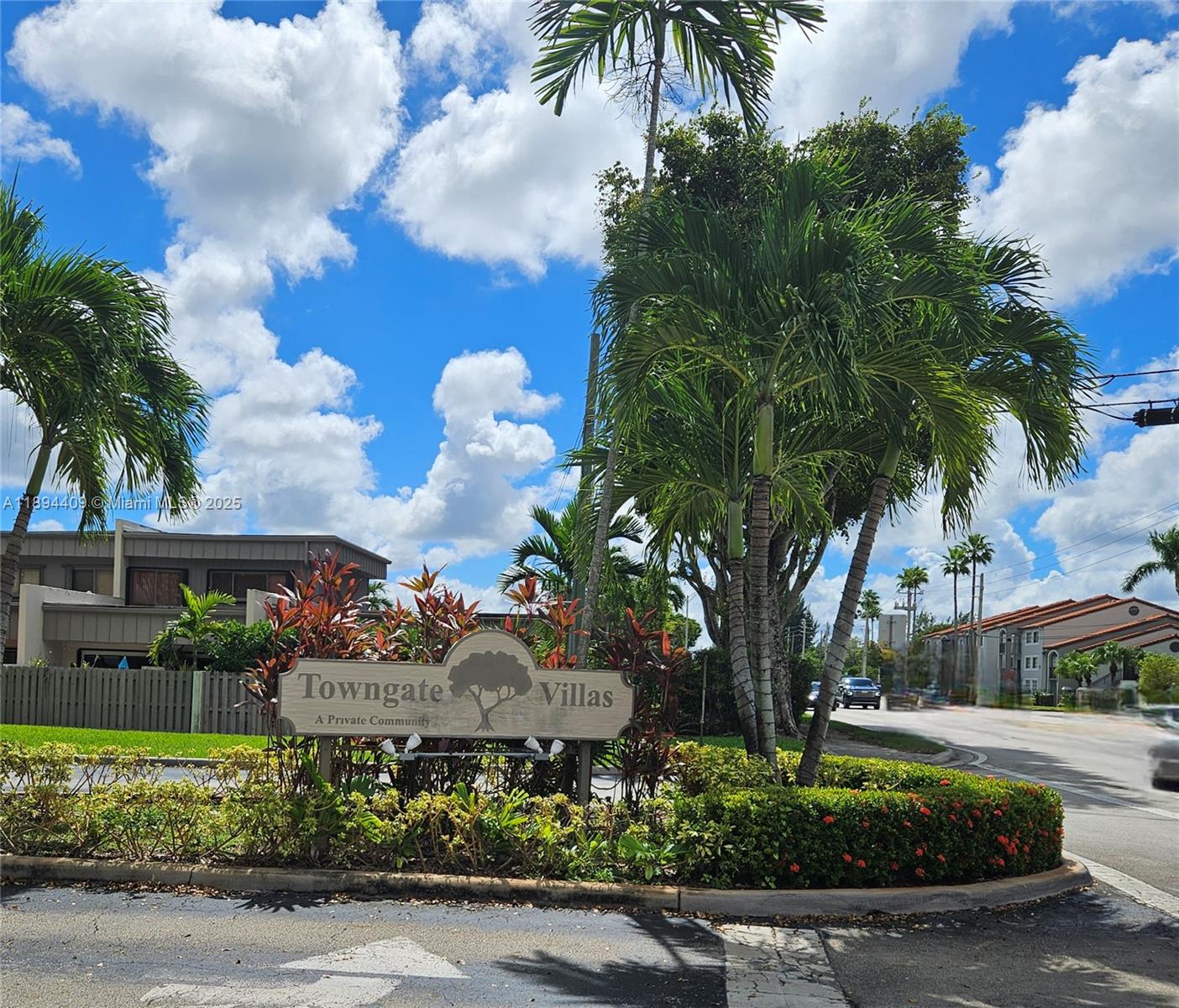 CREEKSIDE VILLAS SEC TWO - Residential