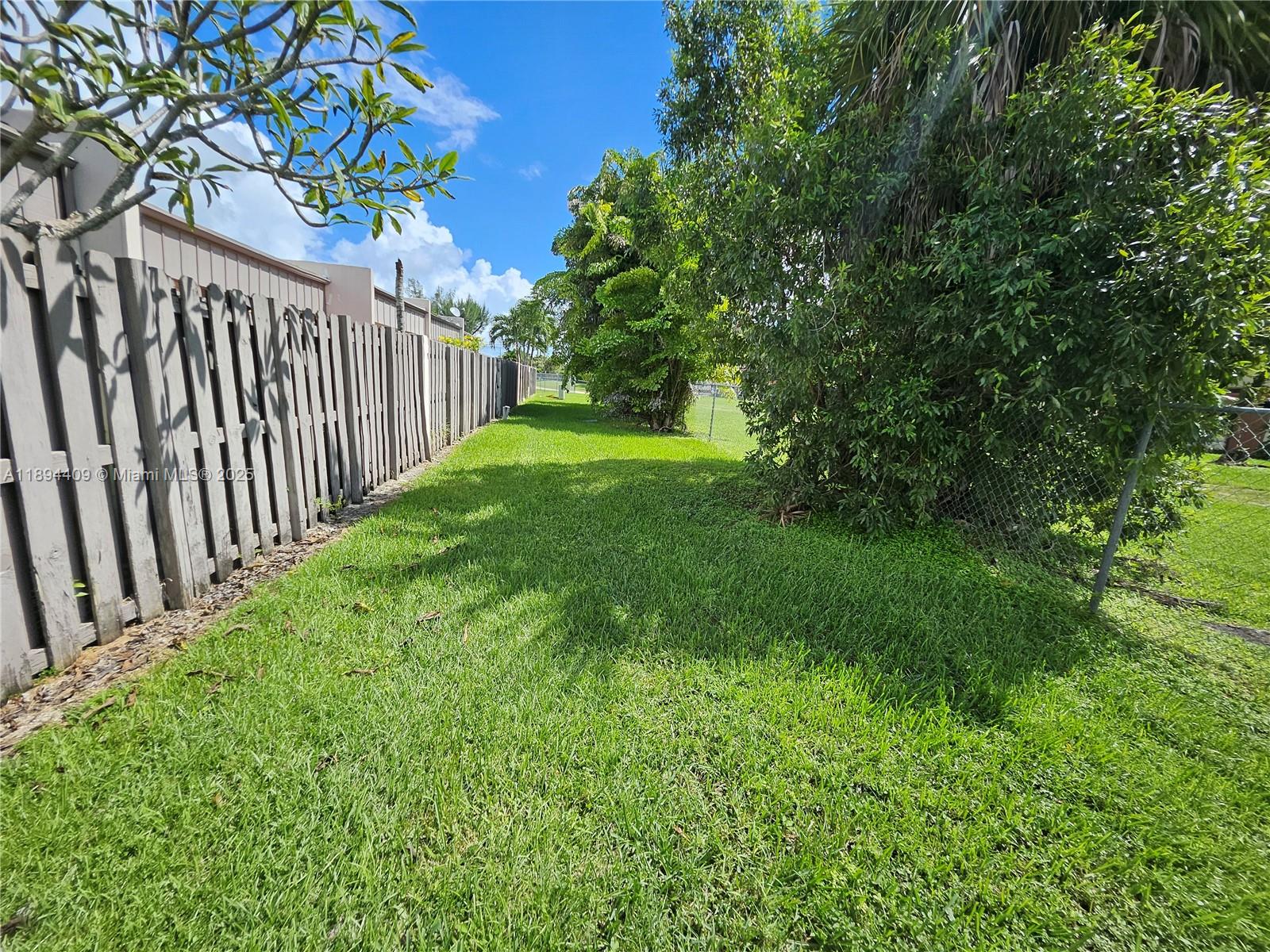 CREEKSIDE VILLAS SEC TWO - Residential