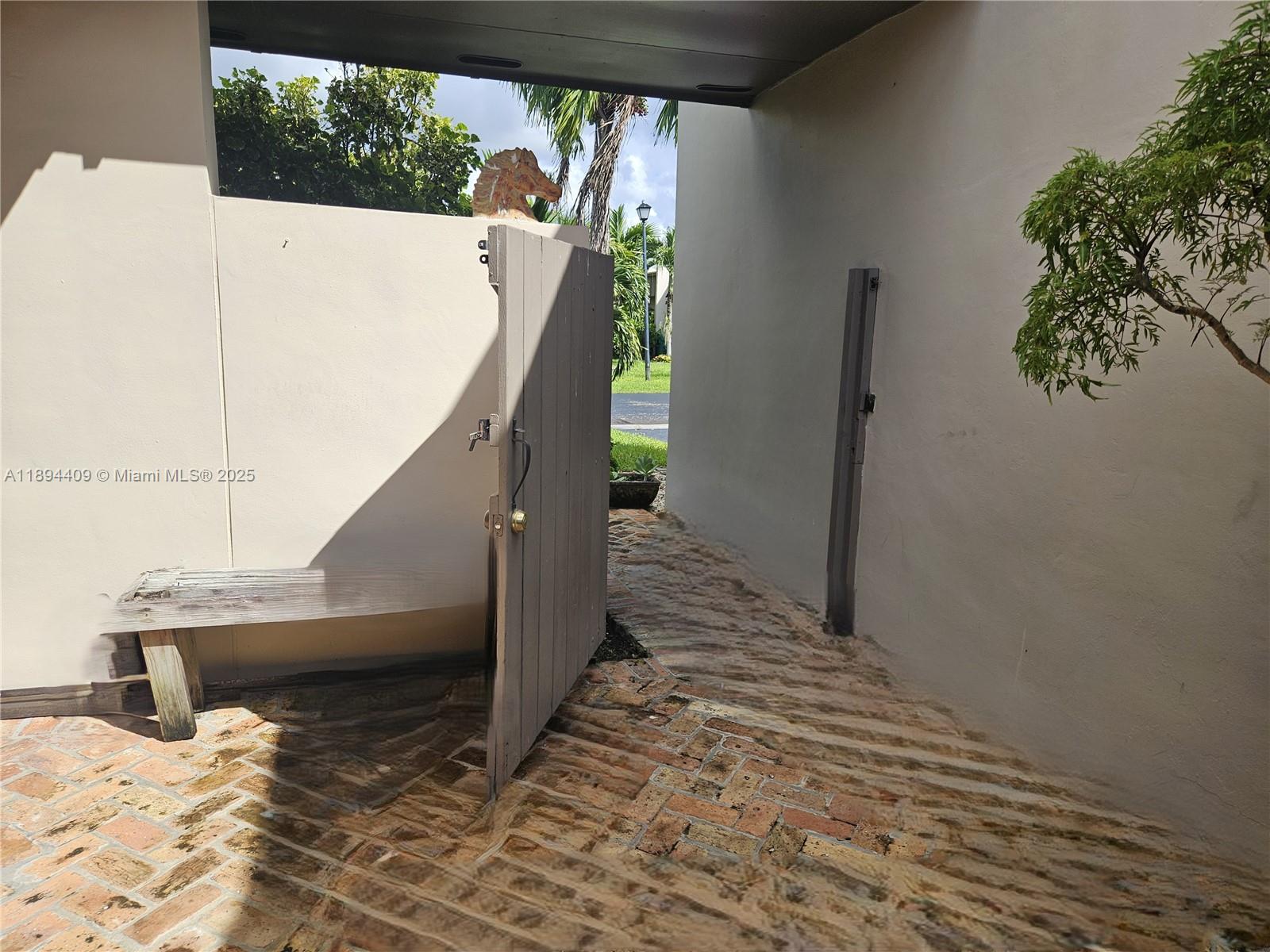 CREEKSIDE VILLAS SEC TWO - Residential