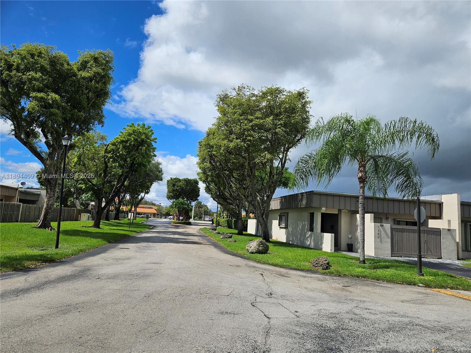 CREEKSIDE VILLAS SEC TWO - Residential