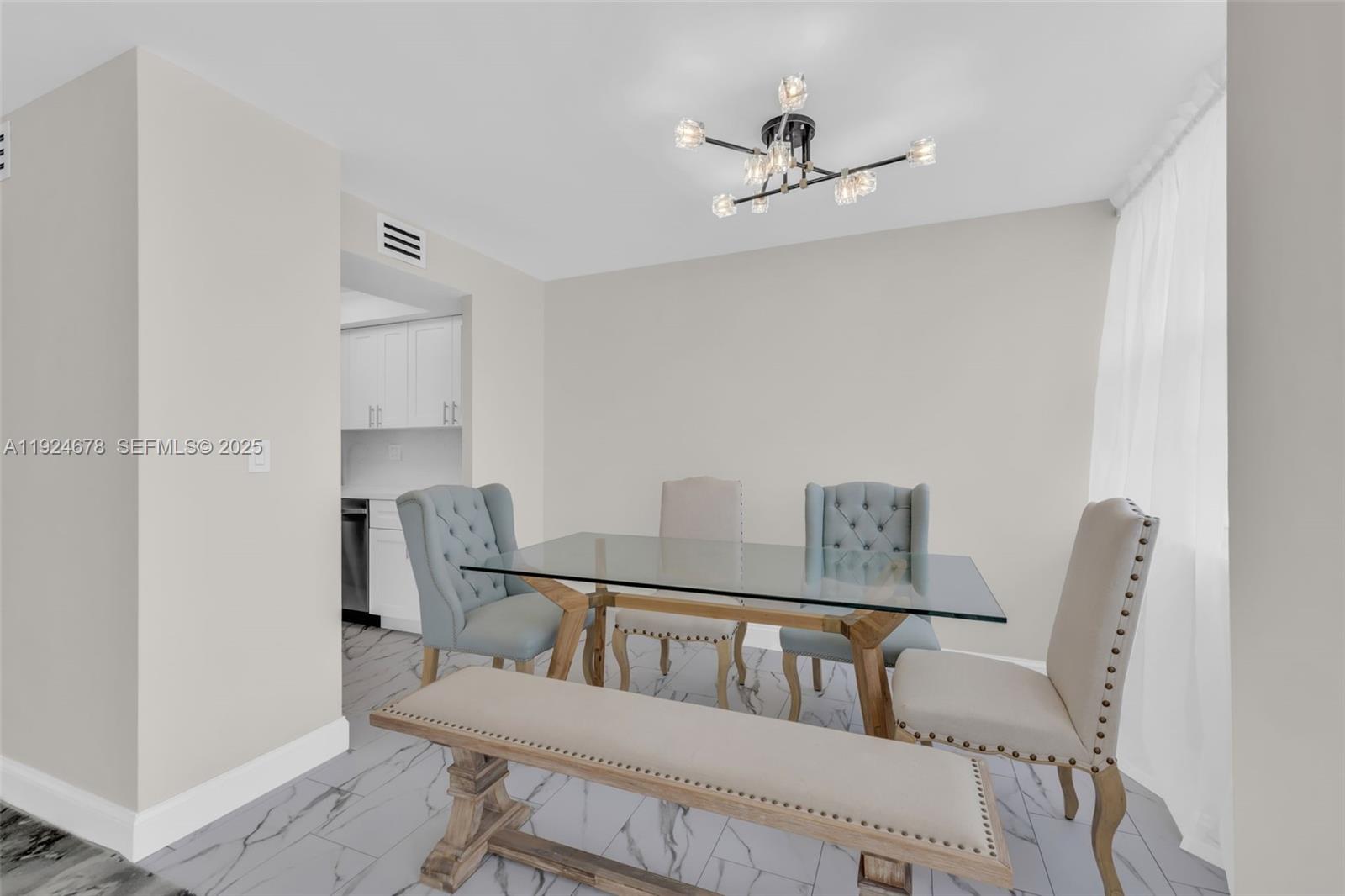 WINSTON TOWERS 200 - Residential