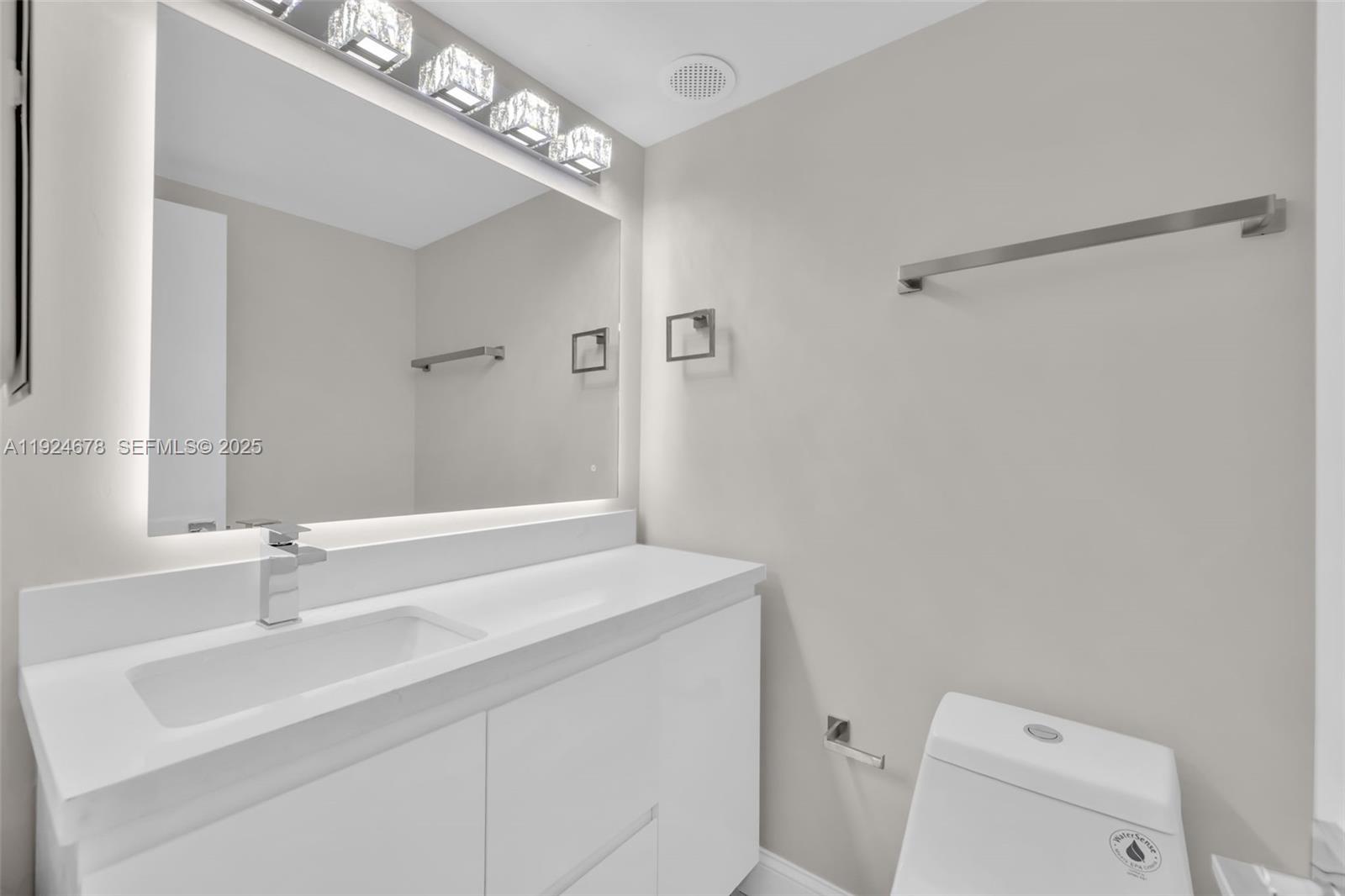 WINSTON TOWERS 200 - Residential