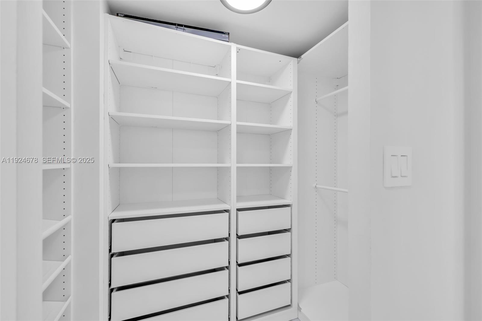 WINSTON TOWERS 200 - Residential