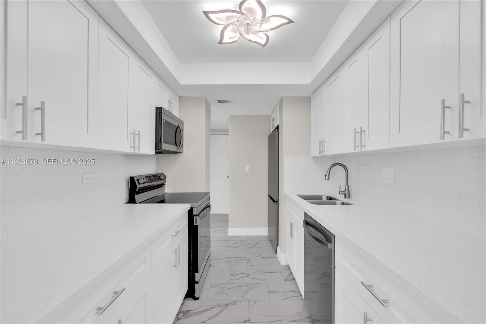 WINSTON TOWERS 200 - Residential