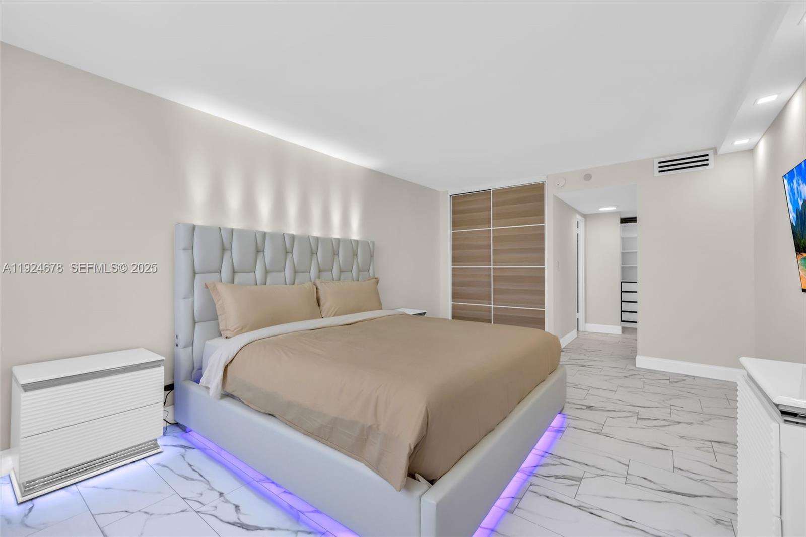 WINSTON TOWERS 200 - Residential