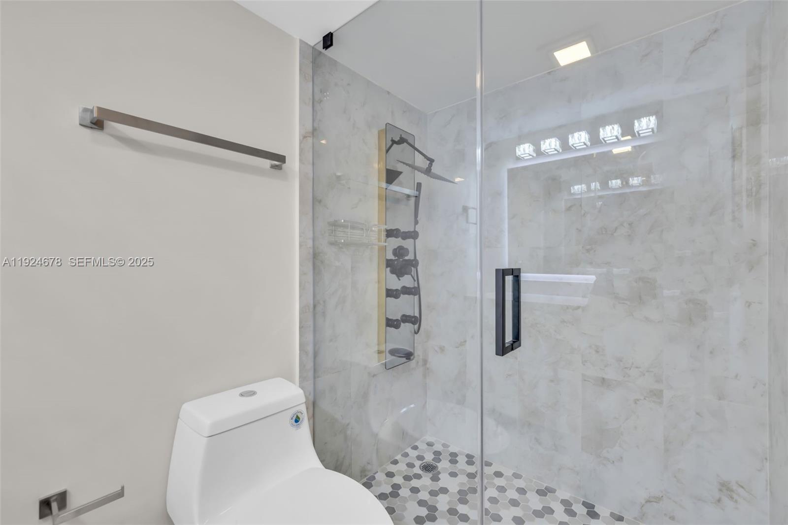 WINSTON TOWERS 200 - Residential