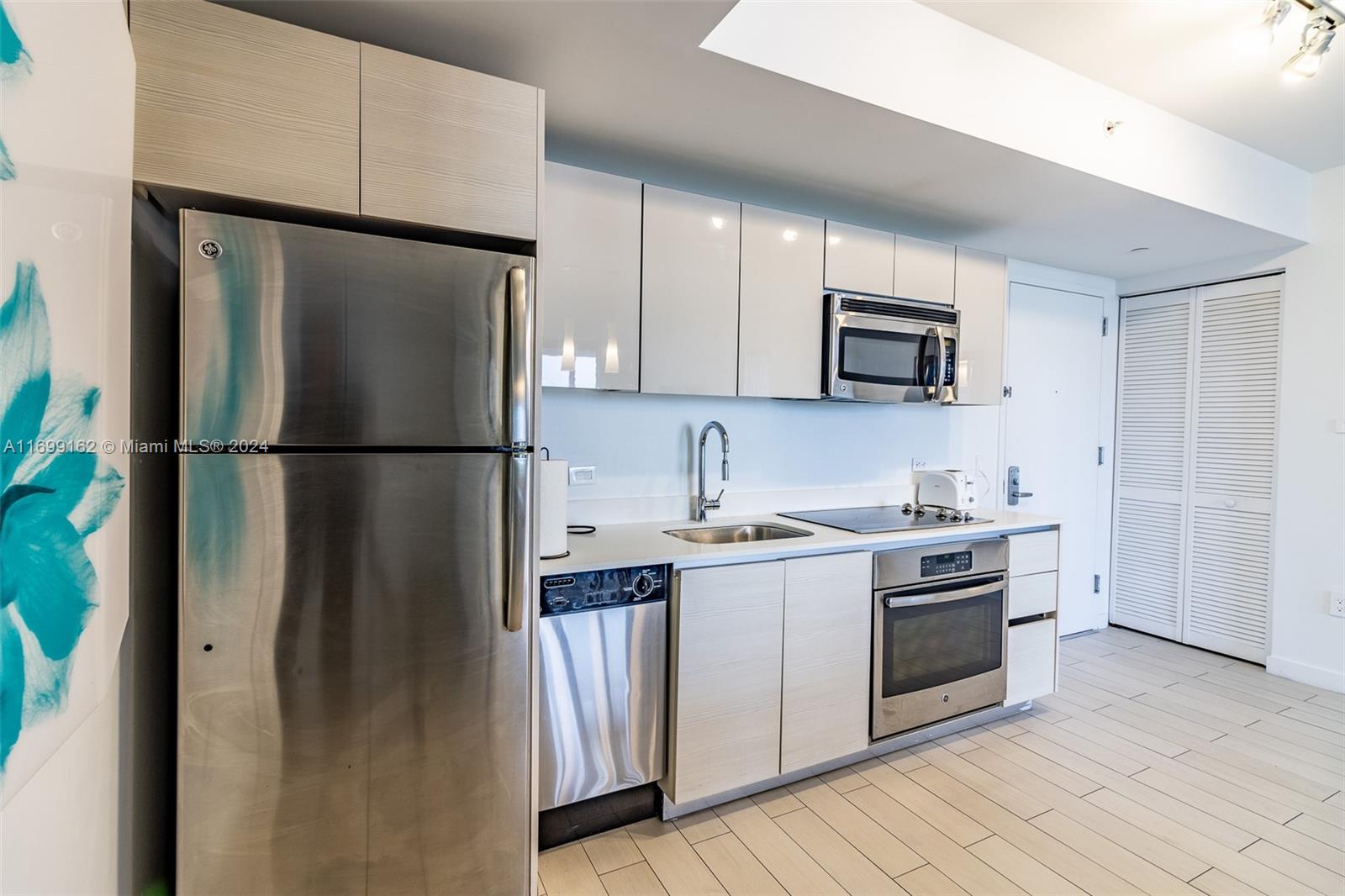 BEACHWALK CONDOMINIUM - Residential