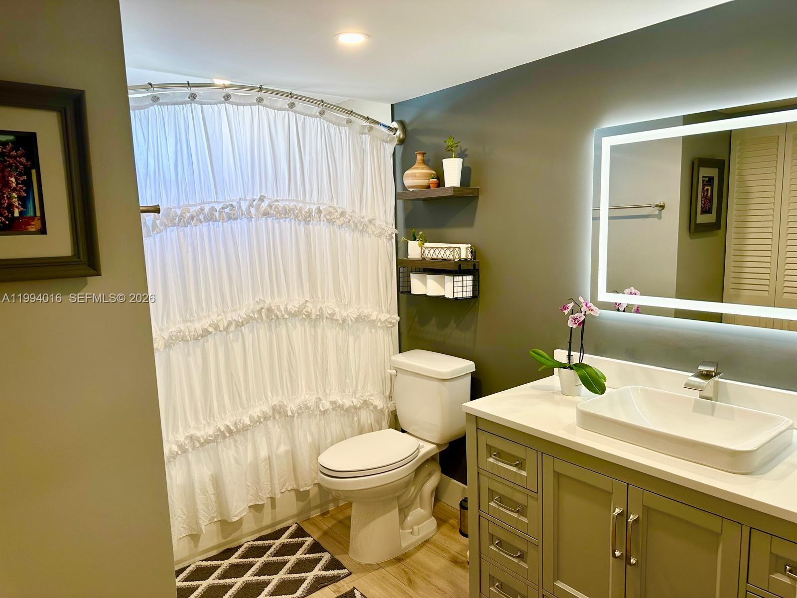 DANIANS SOUTH CONDO - Residential