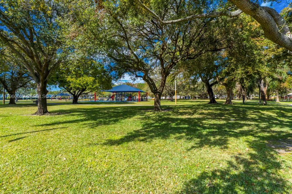 HOLLYWOOD HILLS SECOND AD - Residential