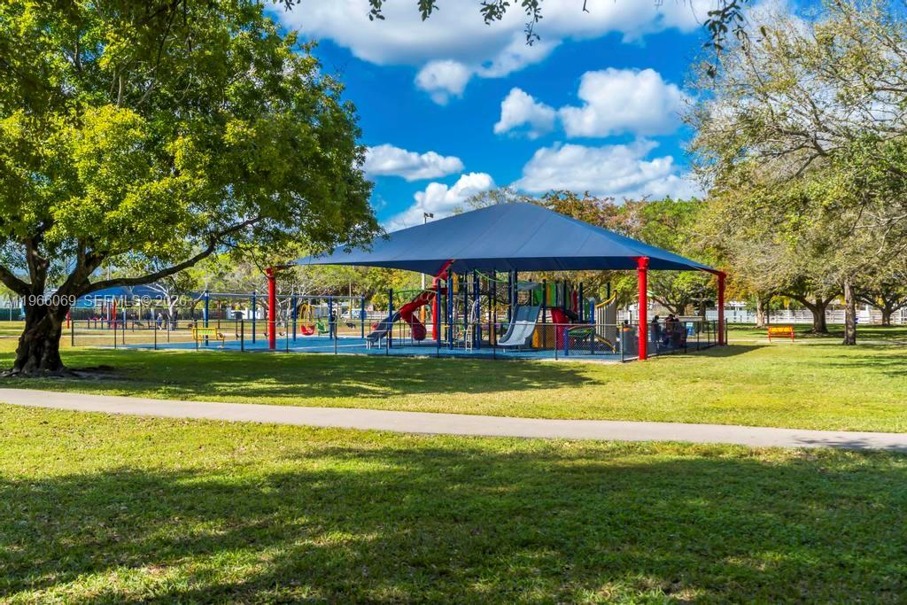 HOLLYWOOD HILLS SECOND AD - Residential