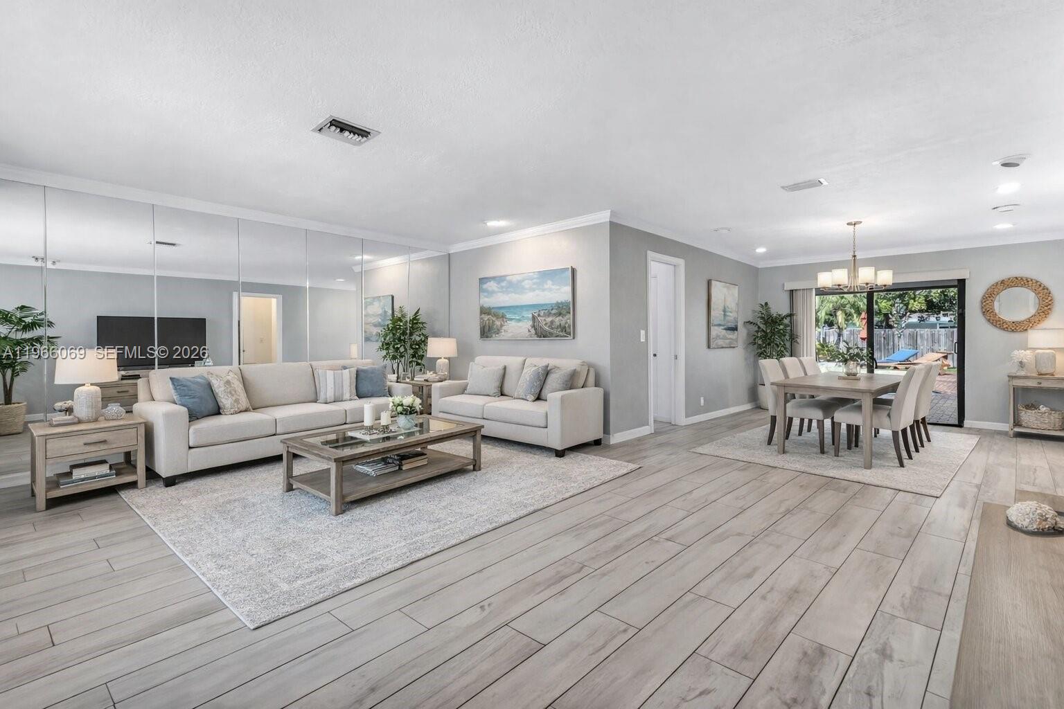 HOLLYWOOD HILLS SECOND AD - Residential