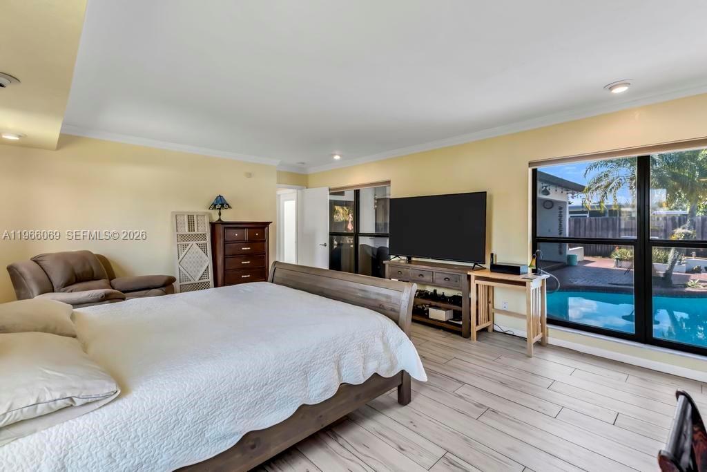 HOLLYWOOD HILLS SECOND AD - Residential