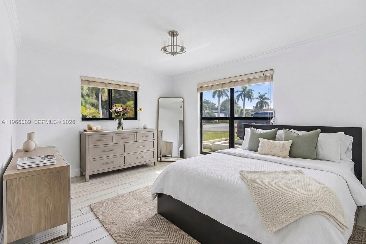 HOLLYWOOD HILLS SECOND AD - Residential